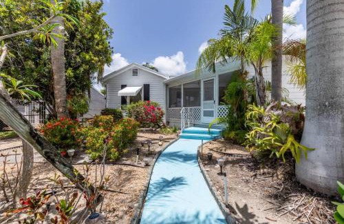 Lake Worth House | 3BR Beach Getaway with Pool, Bikes & BBQ