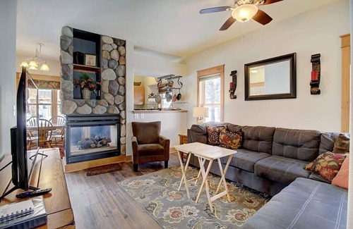 Granby Cabin | 3br cabin on Fraser River, Fish, Ski, Hike, Golf