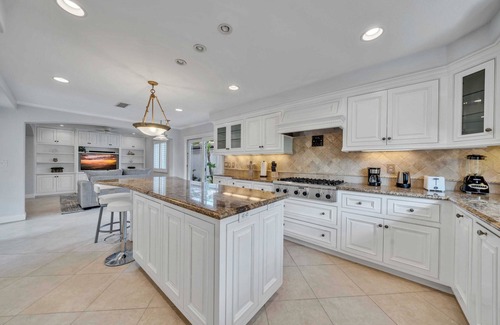 Woodbridge House | 3BR Coldbrook Oasis｜Private Pool｜BBQ Area｜Garage Access｜Washer&Dryer #42225