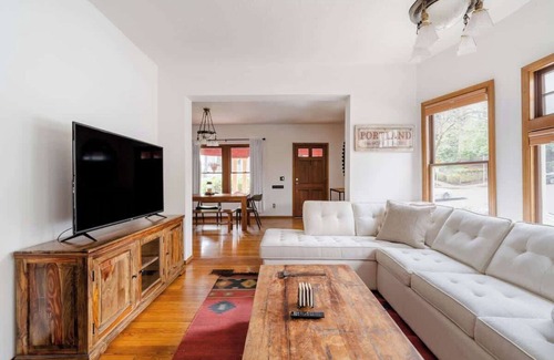 Goose Hollow House | 3BR Craftsman Vintage Charm Great Location