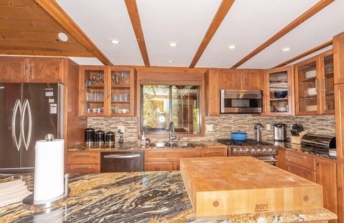 Truckee House | 3BR+Den Home Overlooking Martis Valley by RedAwning Save 10% on 3 Nights, 15% on 5 Nights!