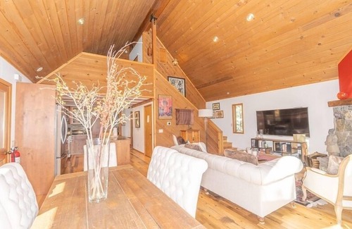 Truckee House | 3BR+Den Home Overlooking Martis Valley by RedAwning Save 10% on 3 Nights, 15% on 5 Nights!