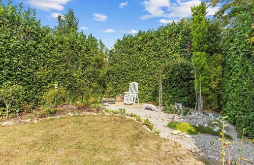 Greenhithe House | 3BR Family Escape | Garden & Parking by Bluewater