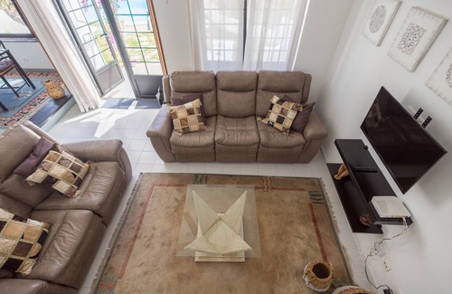 Puerto Rico Ski Chalet | 3BR House - Parking - Pool - 15 min walk to Beach