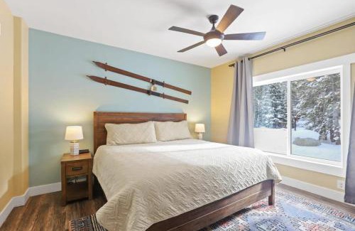 Blue River House | 3BR Modern Mountain Home with Hot Tub