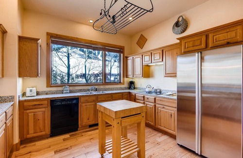 Crested Butte House | 3br Townhome With Mountain Views & Garage 3 Bedroom Townhouse - No Cleaning Fee! by RedAwning