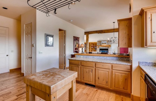 Crested Butte House | 3br Townhome With Mountain Views & Garage 3 Bedroom Townhouse - No Cleaning Fee! by RedAwning