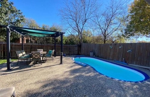 Medical Center District House | 3BR Townhouse with pool in Medical Center