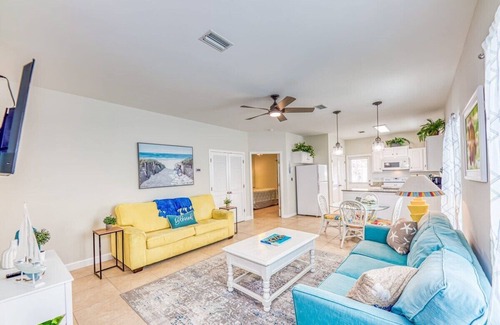 Orange Beach Villa | 3BR Villa - Close to Beach - The Wharf - Sports - Concerts