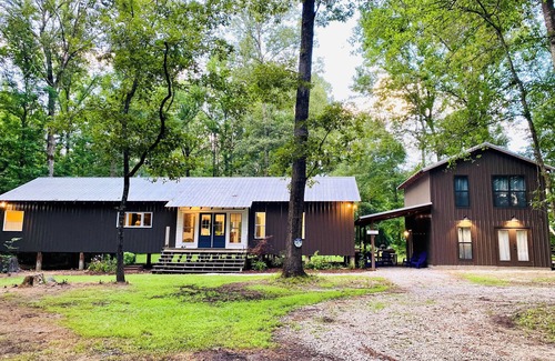 Starkville House | 3BR with 3 ensuite bath, 10 minutes to MSU/DTWN