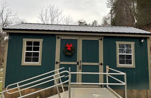 Marshall RV Rental | 3feather Sanctuary private rv/camper/bus spot