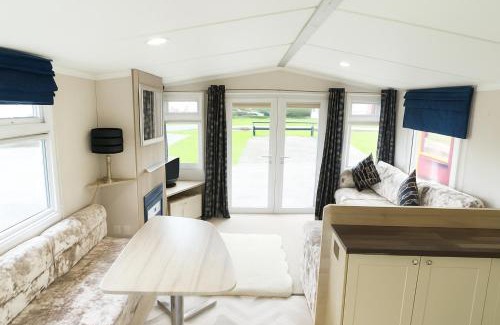 East Drayton Ski Chalet | 3Guest-2bedroom-WiFi-Tv