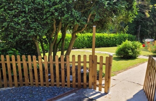 Le Bourg-Dun House | 3kms from the sea, Gîte "Les Bottes à la Plage" 3-bedroom house with garden
