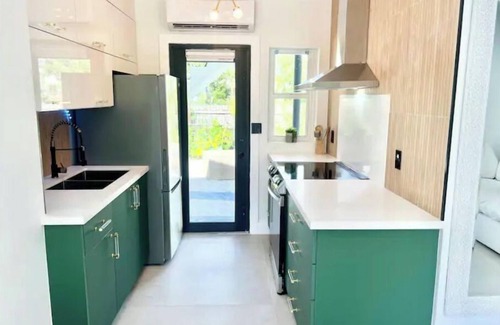 Little Haiti Apartment | 3Seasons-6Bedroom3 Baths-40-50% off Monthly Stays!