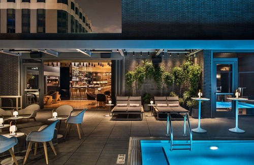 Gold Coast House | 3x Comfortable Deluxe Queen Queen Rooms at Viceroy Chicago, Pet-Friendly!