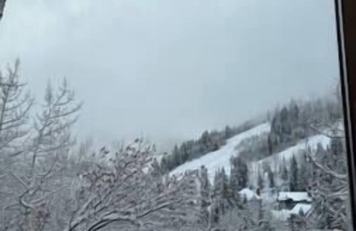 Beaver Creek House | 4/5 Bed 6 ba + loft ski in/out w/amazing views!