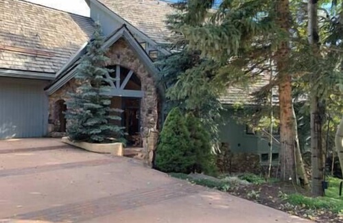 Beaver Creek House | 4/5 Bed 6 ba + loft ski in/out w/amazing views!