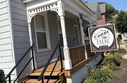 Grafton House | 4-Bdrm 3 bath house in Grafton with large patio, WiFi and very walkable. Fun!