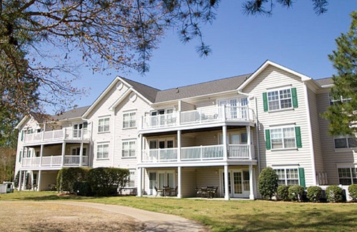 Berkeley Condo | 4 BDRM~ HUGE UNIT SLEEPS 12~ ONLY 10 MILES TO BUSCH GARDENS~INDOOR/OUTDOOR POOLS