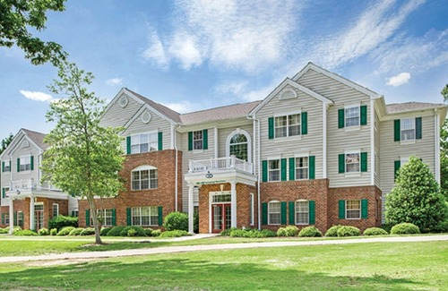 Berkeley Condo | 4 BDRM* SLEEPS 12* 2 KITCHENS* 2 LIVING RMS* 4 BATHRMS* BUSCH GARDENS 10 MILES*
