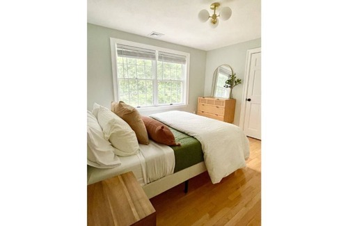 Beverly House | 4 Bed, 4 Bath - Month Rentals - Hot Tub, Gym, Fireplace, Private Yard