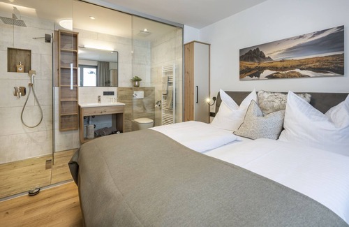 Alpendorf Apartment | 4 Bed Apartment Deluxe Panorama