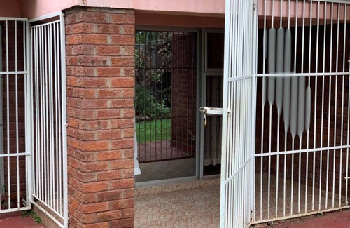 Harare House | 4 Bed Gated House-Sleeps 8-Private Parking
