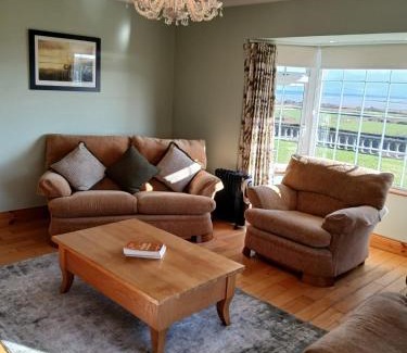 Inch House | 4 Bed in Annascaul oc-ii08305
