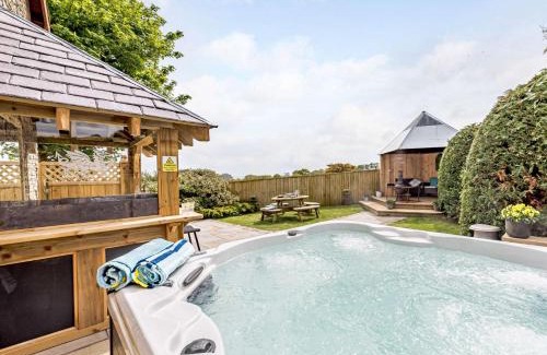 Holywell House | 4 Bed in Holywell 82276