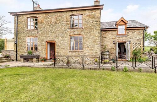 Holywell House | 4 Bed in Holywell 82276