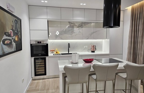 Orikum Villa | 4 Bed, Sleeps 11, Free Parking, Pets Allowed