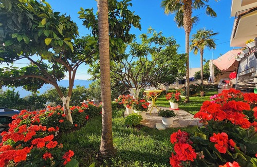 Orikum Villa | 4 Bed, Sleeps 11, Free Parking, Pets Allowed