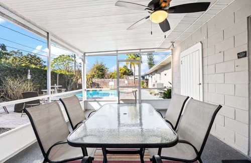Englewood Park House | 4 Bedroom 2 Bath Pet-Friendly Pool Home Orlando Airport