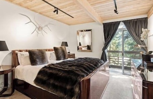 Aspen Hotel | 4 Bedroom, 3 Bath Condo, Aspen Core Ski/in-Ski/out
