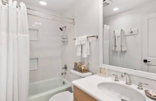 Aspen Hotel | 4 Bedroom, 3 Bath Condo, Aspen Core Ski/in-Ski/out