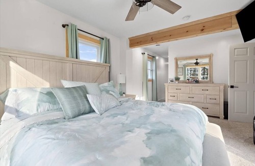 Bakerstown House | 4 bedroom 3 bathroom house with spacious deck and 1 acre