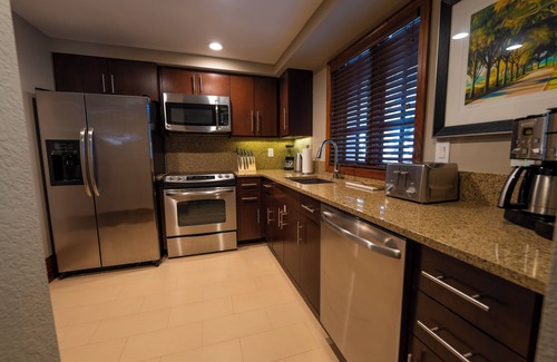 Florida Central Atlantic Coast Resort | 4 Bedroom, 4 Bathroom Luxury Villa with Garden View in Orlando, FL near Disney!