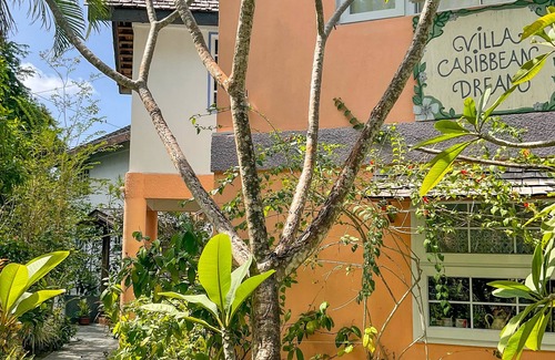 Vieux Fort Apartment | 4 bedroom A/C guest apartment for max 8 persons at Villa Caribbean Dream