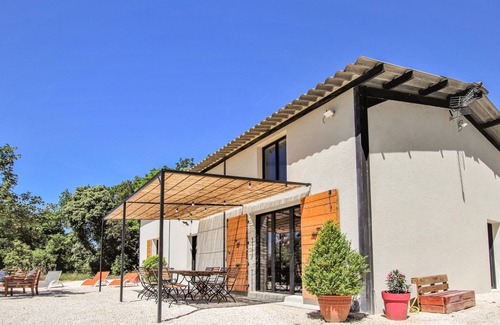 La Garde-Adhemar House | 4 bedroom accommodation in La Garde Adhémar