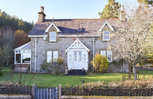 Glenmorangie Cottage | 4 bedroom accommodation in Spinningdale, near Dornoch
