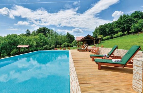 Novi Marof House | 4 bedroom accommodation in Novi Marof