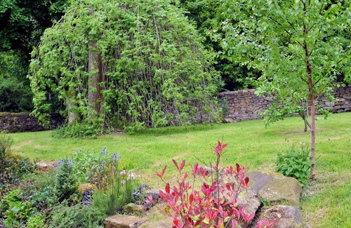 Chesterfield Cottage | 4 bedroom accommodation in Holymoorside, near Chesterfield