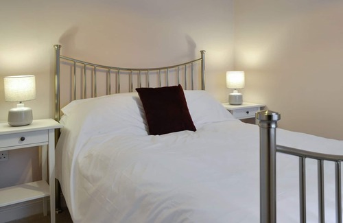 Newbridge Cottage | 4 bedroom accommodation in Crocketford, near Castle Douglas