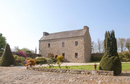 Plouguiel House | 4 bedroom accommodation in Plouguiel
