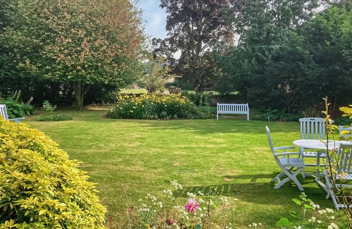 Grantham Cottage | 4 bedroom accommodation in Harlaxton, near Grantham