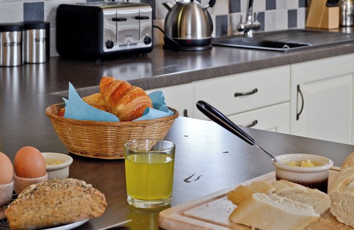 Whitland Cottage | 4 bedroom accommodation in Henllan Amgoed, near Narberth