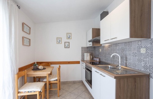 Rukavac House | 4 bedroom accommodation in Rukavac