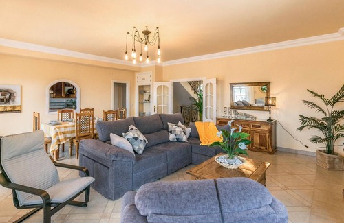 Baena House | 4 bedroom accommodation in Baena