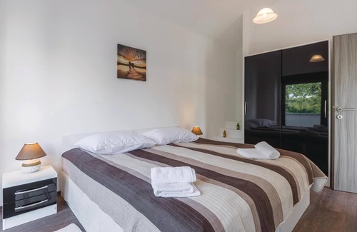 Buici House | 4 bedroom accommodation in Buici