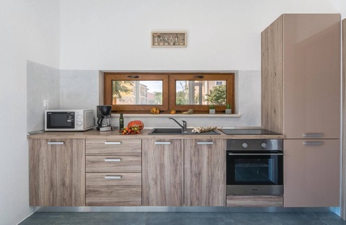 Buici House | 4 bedroom accommodation in Buici
